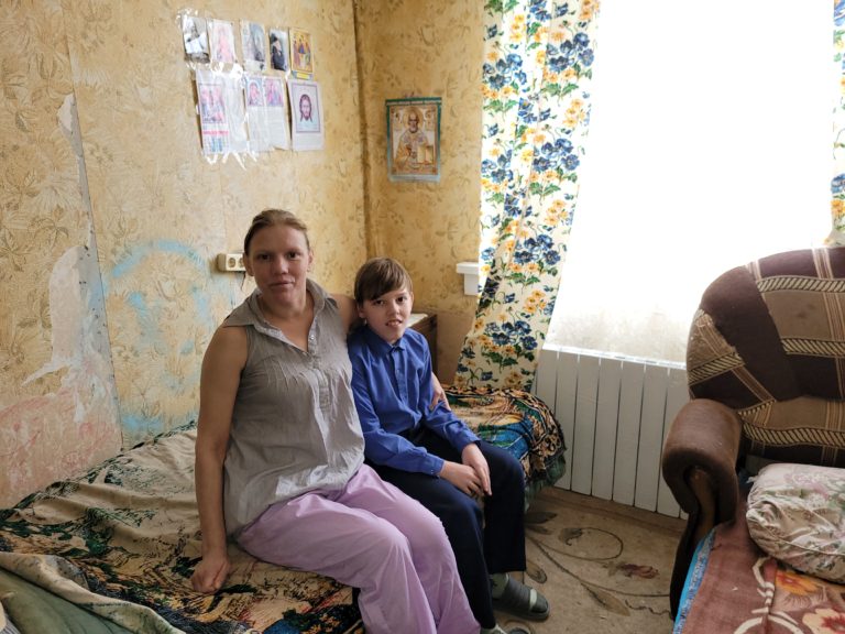 "Мы снова дома!" Фонд "Константа" помог детям вернуться к маме