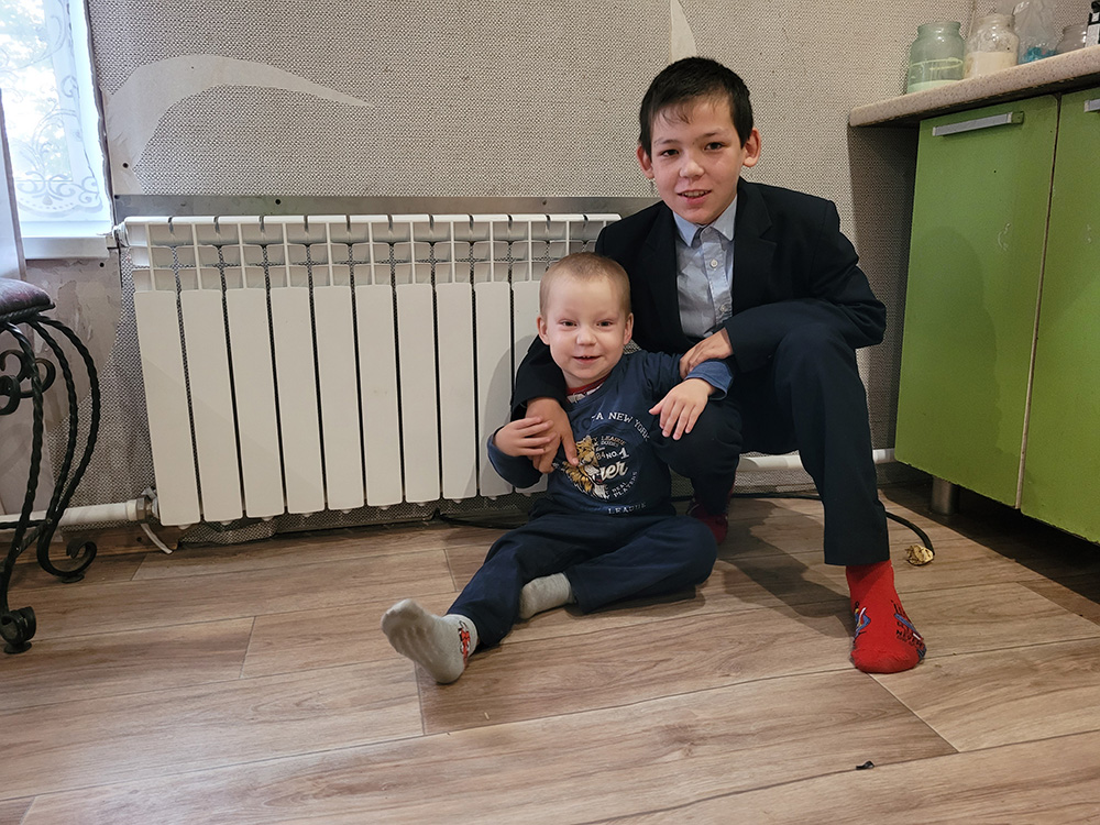 Батареи - просто огонь! Семья утеплилась к зиме