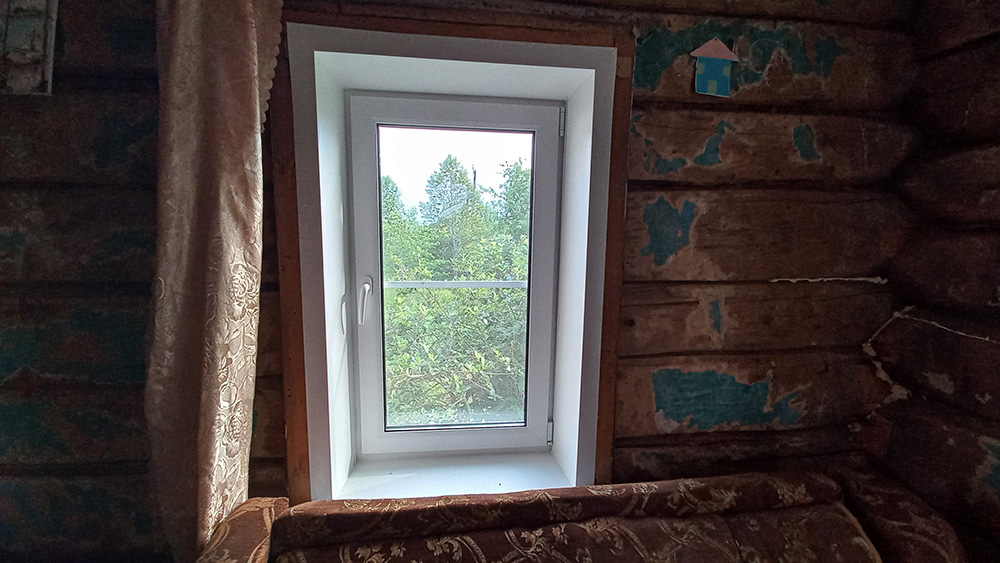 Теперь окна можно открыть. Они не вывалятся