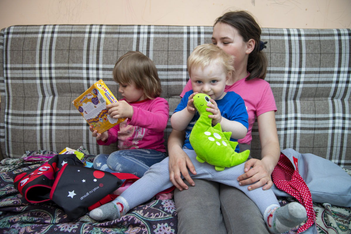 "Спасибо, теперь полдня освободилось": у одинокой бабушки стало больше времени для внуков