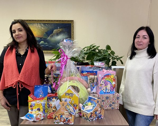 Подарков не вагон, но на легковушку хватило